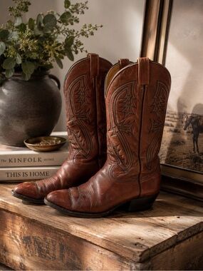 Tony Lama Vintage Embroidered Cognac Brown Leather Cowboy Boots size 11